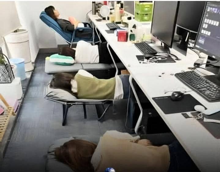 ON AIR W/ <a href="/yuwa_dvibes/">iamyuwa</a> x <a href="/TheJoyOgbeide/">Joy Ogbeide</a> 

In Japan, it's completely normal and socially accepted to take a nap during work.

This practice is called "Inemuri" which means being present while sleeping. In Japan, it is seen as a sign that you are dedicated to your job and working