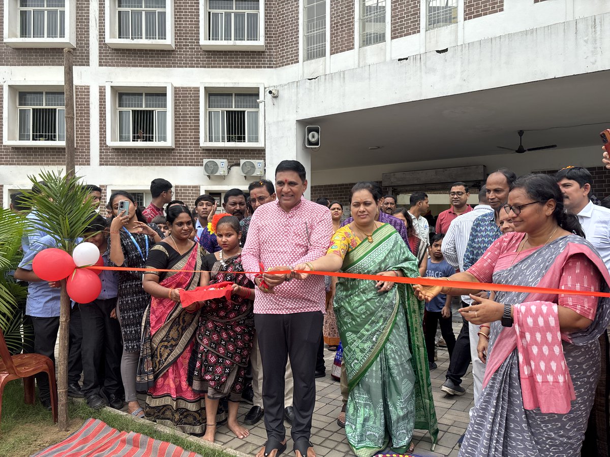 iamdmkrishna's tweet image. କ୍ରୀଷ୍ଣା ବିକାଶ ଫାଷ୍ଟ ସ୍ଟେପ୍, ବରଗଡ଼ନେ ଛୁଆକର ଦ୍ବାରା ଆୟୋଜିତ &apos;ନୂଆଖାଇ ହାଟ&apos; ନେ ଛୁଆକର ଗହକି ଦେଖି ଉସତ ଲାଗଲା ଆରୁ ବୁଝି ହେଲା ଯେ, ଆମର ସଂସ୍କୃତି ଆରୁ ପରମ୍ପରାକେ ବଞ୍ଚେଇ ରଖବାରକେ ଆମର ଆଏବା ପିଢି ପୁରା ତିଆର ଅଛନ।

#krishnavikash #kvgi #krishnavikashfirststep #nukhaihaat #nuakhai #sambalpuri