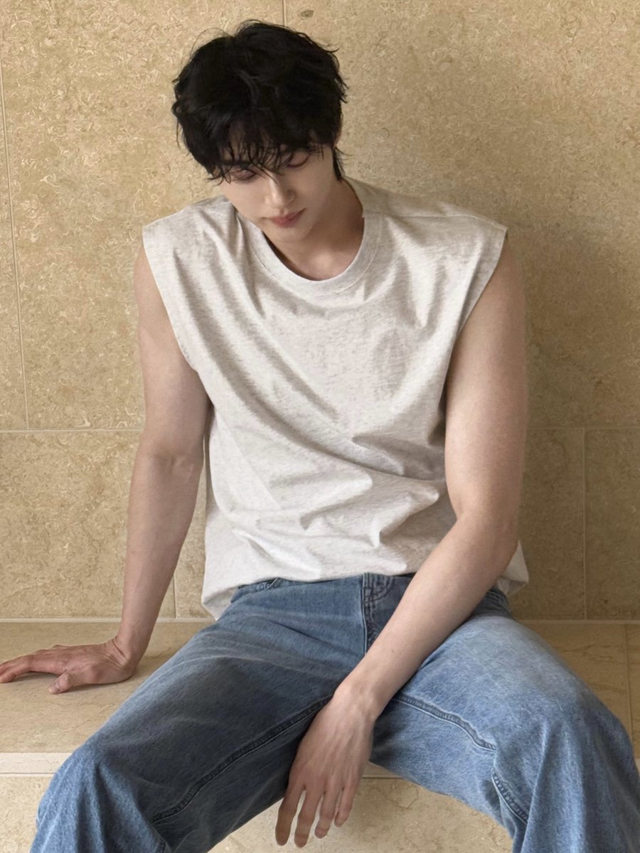 BYEON WOOSEOK!?!?!? 😳😳😳😳😳😳😳😳
