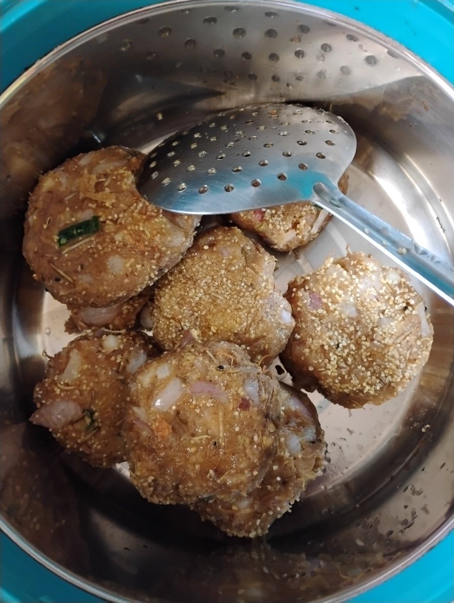 vincimax's tweet photo. Vazhaipoo rava fry thogoli 😀🧿❤️🌹🙏😊 #MeshuCooks https://t.co/S0wn0sdKQP