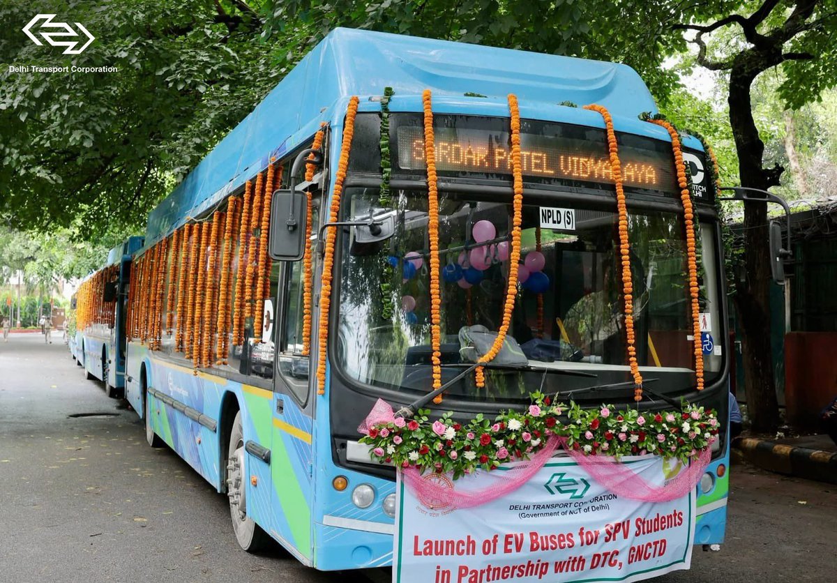 dtchq_delhi's tweet photo. Powering a Cleaner Tomorrow: DTC Unveils Delhi’s First Fully Electric School Bus Fleet! 

A historic milestone was achieved today as DTC rolled out 25 fully electric, air-conditioned, low-floor school buses at Sardar Patel Vidyalaya. Graced by @LtGovDelhi, Shri Vinai Kumar Saxena and Hon’ble Chief Minister @gupta_rekha, the inauguration marked the beginning of a new era in sustainable mobility.

With zero emissions and advanced safety, these buses promise our youth not just safe and comfortable journeys, but a cleaner and greener tomorrow. 

#DTC #DelhiTransportCorporation #ElectricMobility #SustainableFuture #SmartMobility #GreenDelhiCleanDelhi #EcoFriendly #YouthRidership