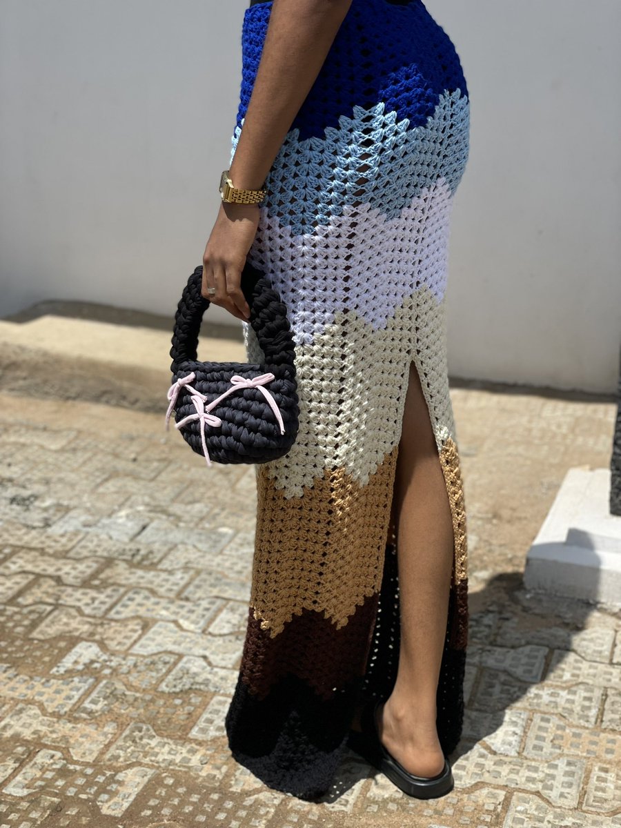 Chy_derah's tweet photo. Hi everyone, I'm derah and I make handmade crochet bags that are stylish, durable, and perfect for any occasion. Each piece is carefully crafted with love and attention to detail.... you can check me out on ig (derah _ng) and also the link to my ig is in my bio❤️. https://t.co/Tn672BAy5k