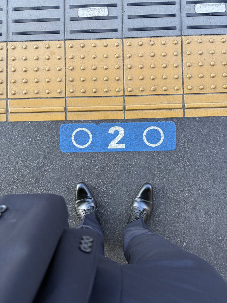 くまさん「就活日記」スタート🐻‍❄️

今日は初めてインターンというものに行ってきた(ง ˙˘˙ )ว
社会人の風格に圧倒され、
己のちっぽけさを痛感した日だった🥹
