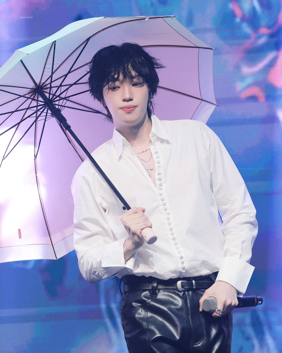 250824 
ㅠㅜㅜ넘이뻐!!
#니엘 #NIEL