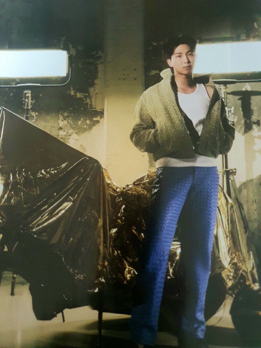 rkivesbub's tweet photo. if i ever fall in love with a non namjoon show me this pic of him https://t.co/jneG2VtsMd