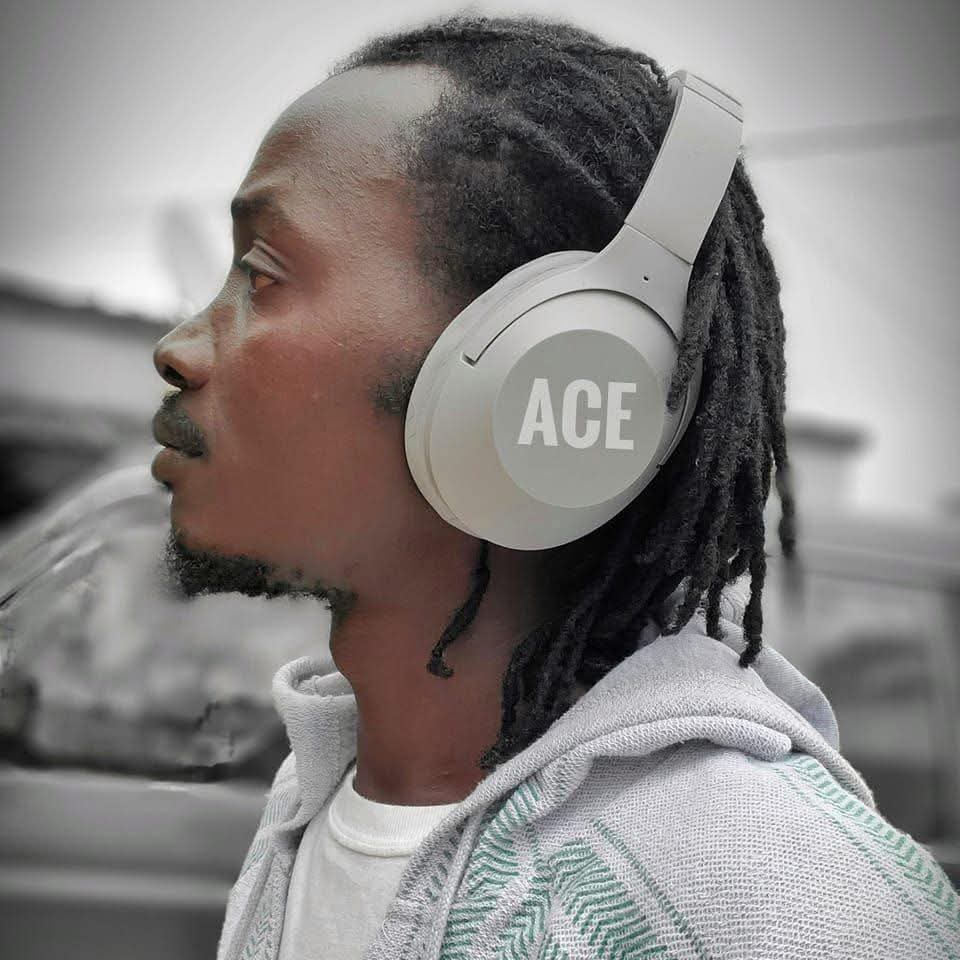 Rapper and activist Killa Ace will lose his dreadlocks again. Prison authorities are likely to cut them off today.

Killa Ace was among 23 young people who were sent to Mile 2 yesterday by Magistrate Thomas Faud Touray for protesting against the exploitation by GSM operators.