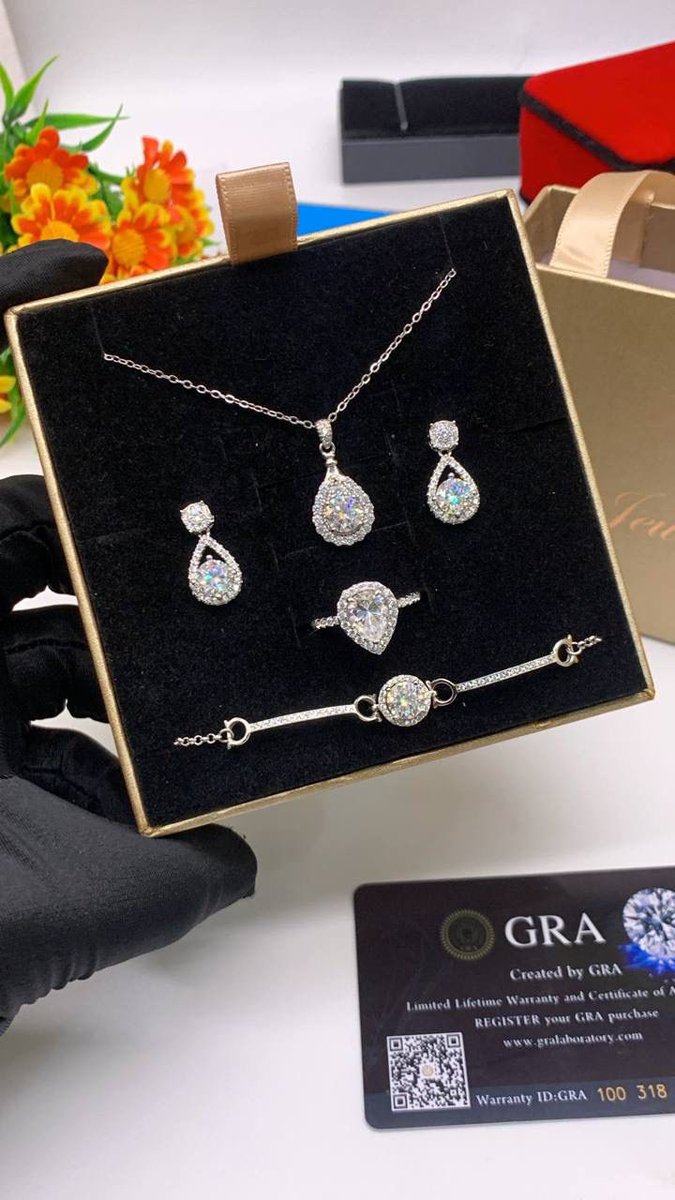 Onabs11's tweet image. Live video. Perfect set. Check previous post for more info on them #sparkles#builttoflex