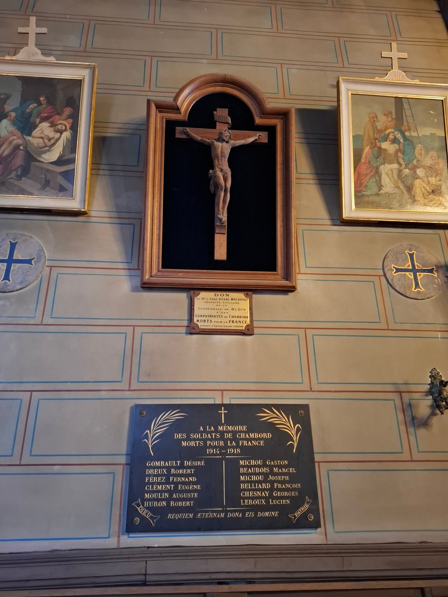 #MonumentAuxMorts #Chambord <a href="/Prefet41/">Préfet de Loir-et-Cher 🇫🇷</a> : plaque présente dans l'église du domaine de <a href="/domainechambord/">Château de Chambord</a> ! <a href="/helurli/">Hélène Urli</a> <a href="/MartineCONORD/">Martine CONORD</a> <a href="/GustaveFortier/">Gustave Fortier</a> <a href="/1J1Poilu/">1 Jour - 1 Poilu</a> <a href="/Fr_BARRA/">François BARRA</a> <a href="/GerardLOBRY/">Gérard LOBRY</a> <a href="/mperruchon/">mperruchon (unsor95)</a> <a href="/boiry62128/">Jim Smithson</a> <a href="/simone2bovoir/">L'invitée</a> <a href="/FFGenealogie/">FFGénéalogie</a> <a href="/franckviltart/">Franck Viltart</a> <a href="/PriolG/">Priol Gildas</a> <a href="/EliseGenealogie/">Elise Lenoble</a> <a href="/MonuMorts/">LE PATRIMOINE MÉMORIEL DES GUERRES</a>