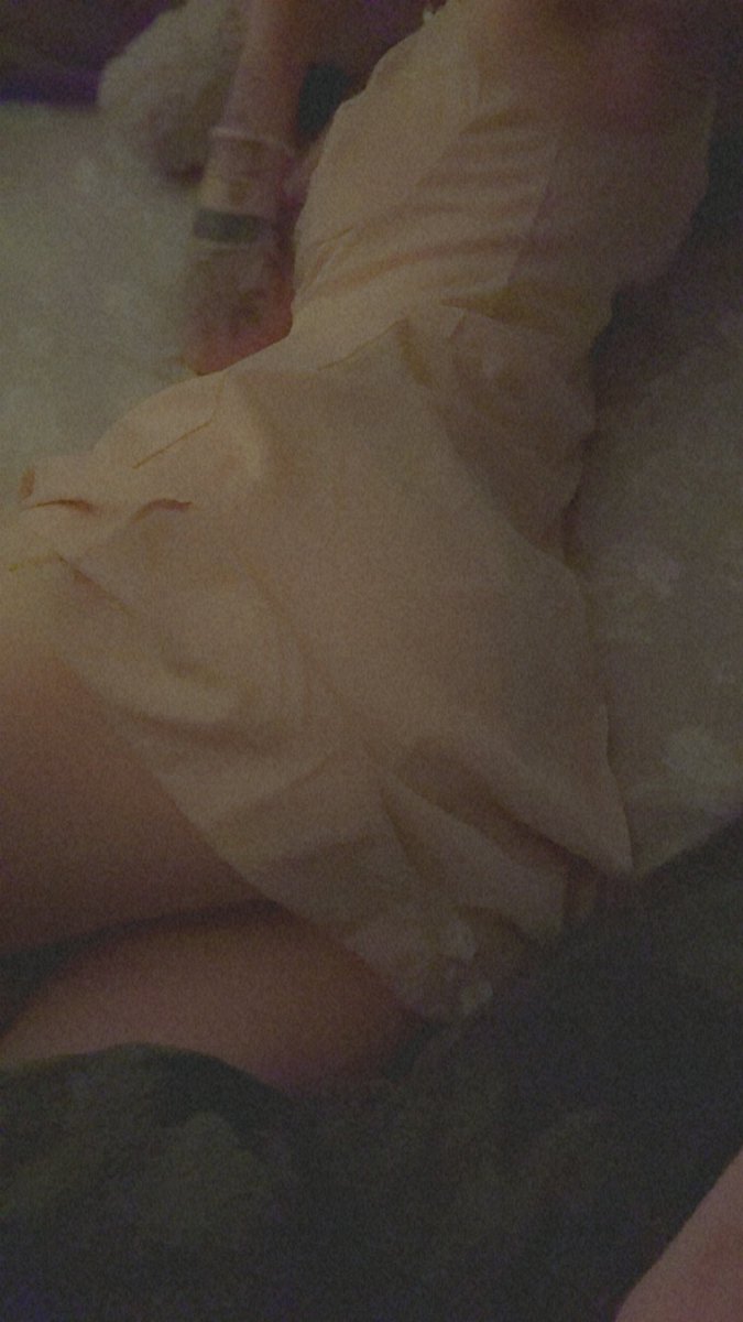 IntelectDefecit's tweet image. Would you like to lift my silky night gown to take what’s underneath? 
#goon #ass #lingerie #onlyfans #cheeky #sexy #cute #cutiepie #lickme #please #cheekypeachy