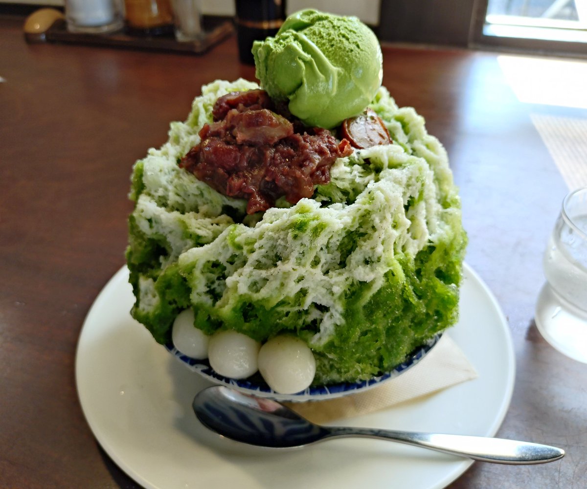 かき氷美味しかった🍧😋

山茶花抹茶

読み方はサザンカではなくヤマサカ😳

#珈楽粋