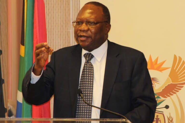 WAZIRI wa Uhusiano wa Kimataifa na Ushirikiano wa Afrika kusini,Ronald Lamola, ametoa Salamu za rambirambi kwa aliyekuwa balozi wa nchi hiyo nchini Kenya, Mninwa Mahlangu.