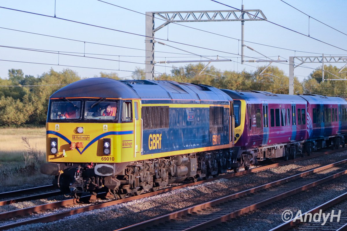 Andy H (@holtona72) on Twitter photo A quick visit to Isham last night to 📸 a required 69. Low sun & shadow caused some problems & a Meridian bowled me between these 2 shots but these things happen. <a href="/GBRailfreight/">GB Railfreight</a> 69010 hauling #EMR 360119 5F60 Northampton EMD to Kettering Stabling Sidings #MML #GBRF <a href="/C56G2/">The Class 56 Group</a> 25/8/25 A quick visit to Isham last night to 📸 a required 69. Low sun & shadow caused some problems & a Meridian bowled me between these 2 shots but these things happen. <a href="/GBRailfreight/">GB Railfreight</a> 69010 hauling #EMR 360119 5F60 Northampton EMD to Kettering Stabling Sidings #MML #GBRF <a href="/C56G2/">The Class 56 Group</a> 25/8/25