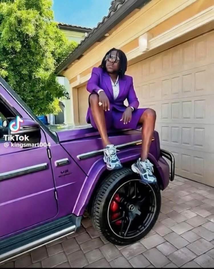 This Man is Not Allowing Shatta Wale Haters To Breath 😂

Vybz Kartel Joins The “Purple” Trend🔥🔥💜💜

#Shattawale #VybzKartel