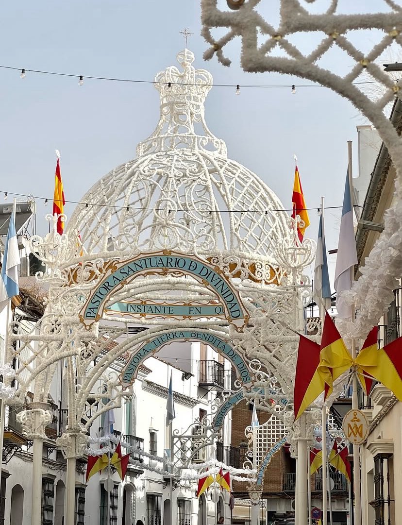 En Cantillana si se sabe tener clase.