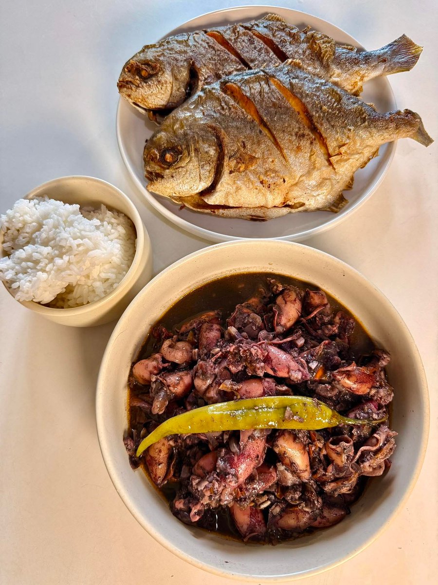 macecille21's tweet image. Cravings! 
#adobongpusit #friedpampano 

Happy tuesday!💙