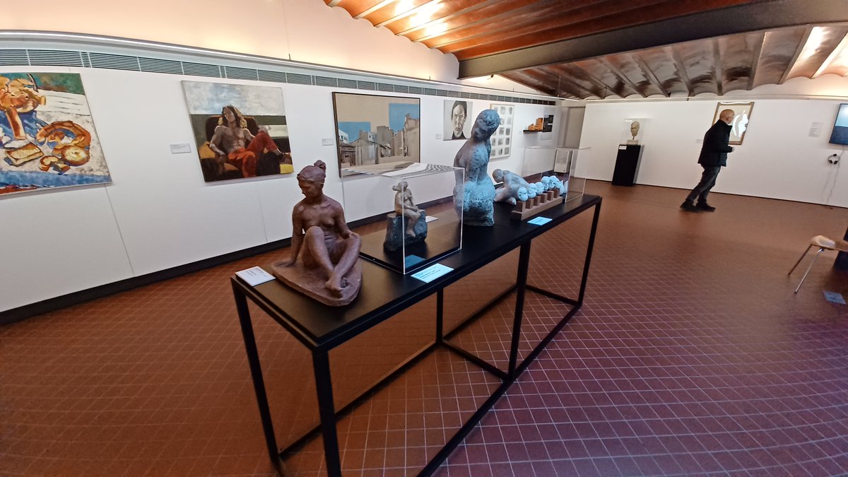 PalauGuell's tweet photo. 🖼️ Visita a les golfes del Palau l'exposició «Obres de la col·lecció de la Fundació Güell». 
Podràs veure 🤩 una selecció de peces d'aquesta col·lecció d’art contemporani, exposada en un espai singular molt lligat a la família Güell.  
 https://t.co/ukz86OpJqX
@CulturaDIBA @diba https://t.co/GgMFbTeg71