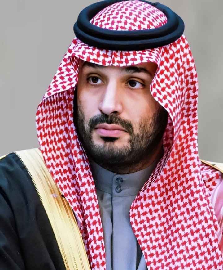 سدد الله خطاك وأيدك بالقبول والمحبة وتم عليك الصحه والعافيه 
كل الشعب السعودي والخليجي 
والعربي الحر معاك يامحمدنا
دمت ودام الله عزك سيدي