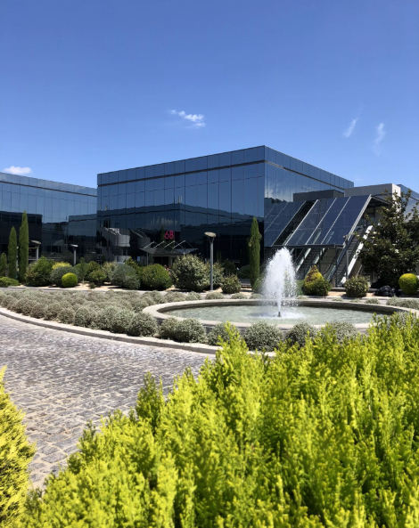 Workthere tweet media