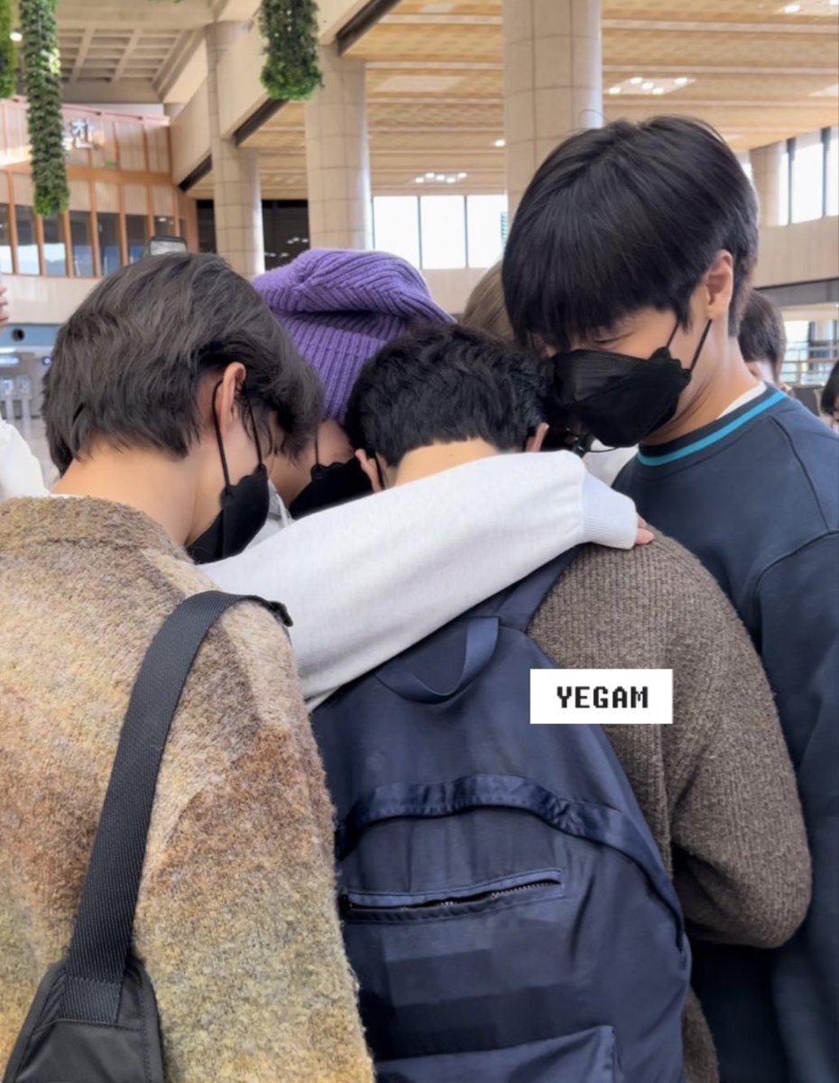 추위 타는 승구 감싸주는 멤버들인데, ,, 뭐라고 표현해야할지 모르겠으나 이런 걸 른같다고 하나요… 🫶조타