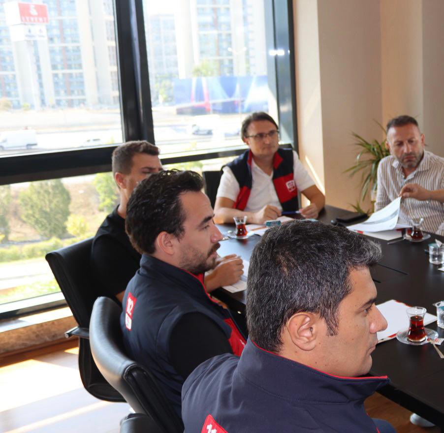 112 Acil Çağrı Merkezi Vali Yardımcısı Sayın Okan LEBLEBİCİER Başkanlığında, Kurum Müdürümüz Sayın Feyza EMİN ve Bilgi İşlem ve Teknik Hizmetler Büro personeli katılımları ile değerlendirme toplantısı gerçekleştirildi. 
<a href="/istanbul112acm/">İstanbul 112 Acil Çağrı Merkezi Müdürlüğü</a> @tc_istanbul <a href="/illeridaresi/">İller İdaresi Genel Müdürlüğü</a>