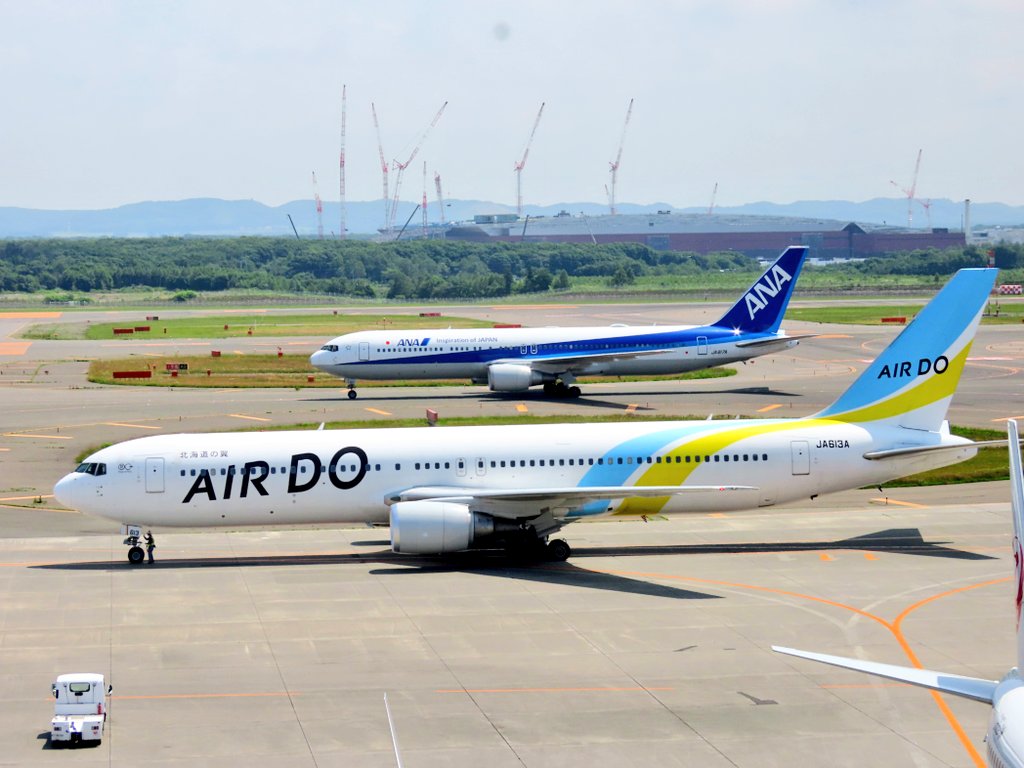 ANA Boeing-767-300ER JA617A AIRDO BOEING-767-300ER JA613A 2025.7.1