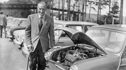 HistoryMattersX's tweet photo. Its designer Alec Issigonis retired from the motor industry in 1971.
Although he continued working until shortly before his death.
• Sir Alec Issigonis died (81) on Sunday 2 October 1988 at his house in Edgbaston, Birmingham, UK.
#SirAlecIssigonis #TheMini
🧵 4/#End https://t.co/MCXO5yDSPu