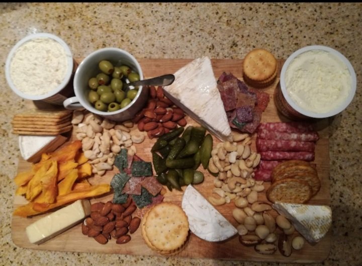 MadamLuu's tweet photo. @brutalfruitsa Own cheese platter #YouBelong #BrutallyBeautiful https://t.co/o0Y6awdGq2
