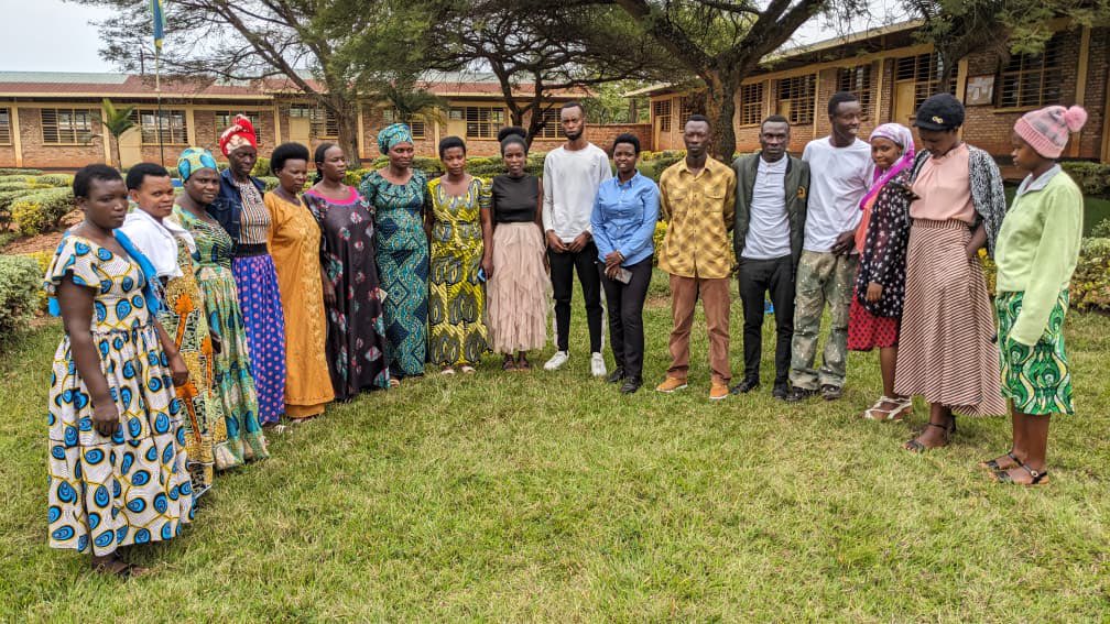 Friends of Motherland Initiative (@fmiubumuntu) on Twitter photo Yesterday, in collaboration with @RwandaWomenFarmers, we coordinated a training session for youth and women involved in agriculture from Kansi Sector in <a href="/GisagaraDistr/">Gisagara District</a>. The training aimed to empower participants with knowledge and inspire active community engagement. 1/3 Yesterday, in collaboration with @RwandaWomenFarmers, we coordinated a training session for youth and women involved in agriculture from Kansi Sector in <a href="/GisagaraDistr/">Gisagara District</a>. The training aimed to empower participants with knowledge and inspire active community engagement. 1/3