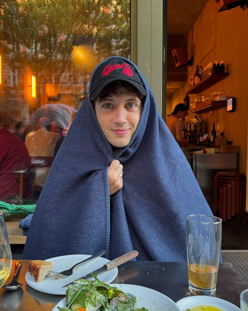 Troye Sivan Updates tweet media