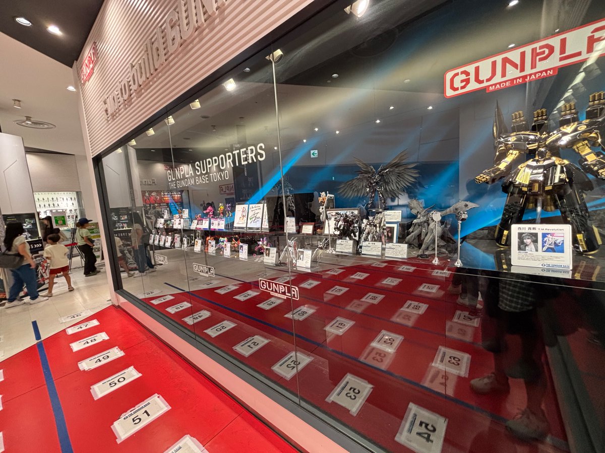 I’m not sure if this is a COvId precaution or just general store security but I just gave my Face ID  to the #Gundam store in Tokyo, Japan…
