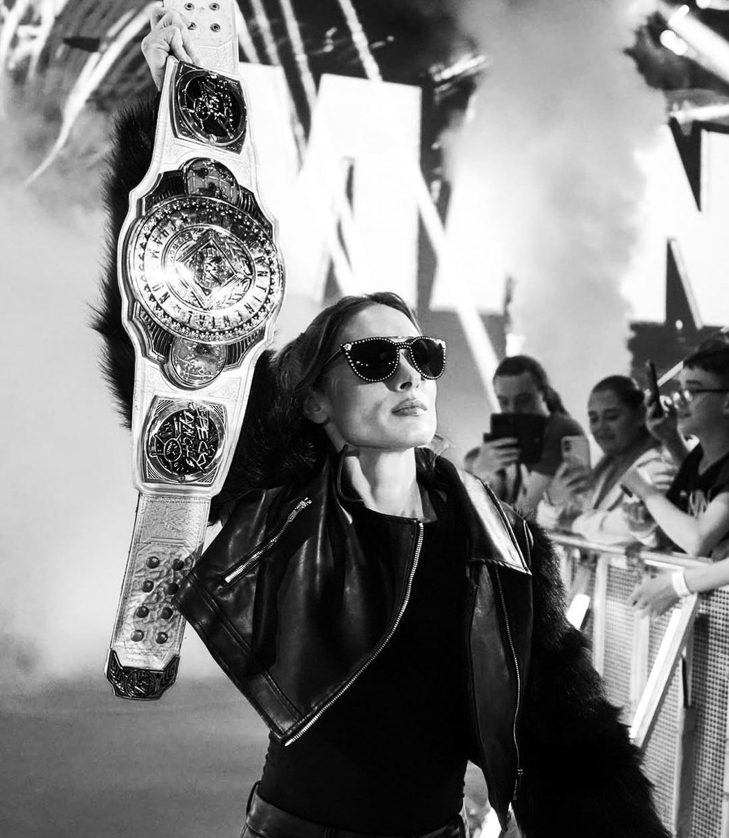 BADASS 🔥😎

#BeckyLynch 🌟🐐
#WWERaw