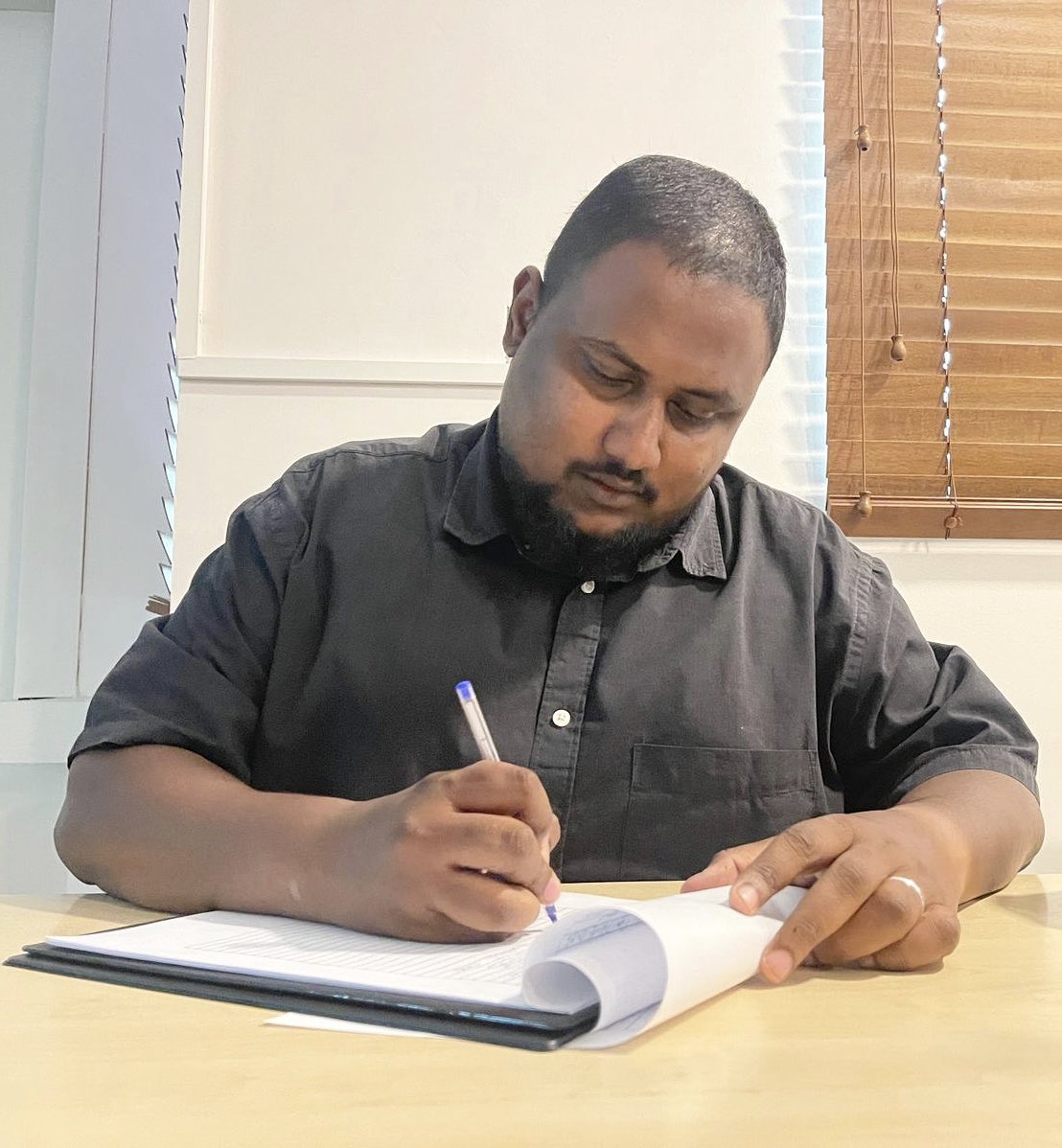 The proposed Media Control Bill is a direct threat to press freedom, freedom of expression, and democracy in the Maldives. I stand firmly against it and have signed the petition calling for its rejection. 

#CTRLBillBeyrukurey #CTRLehNukureveyne
#HatharehgeHaggugai