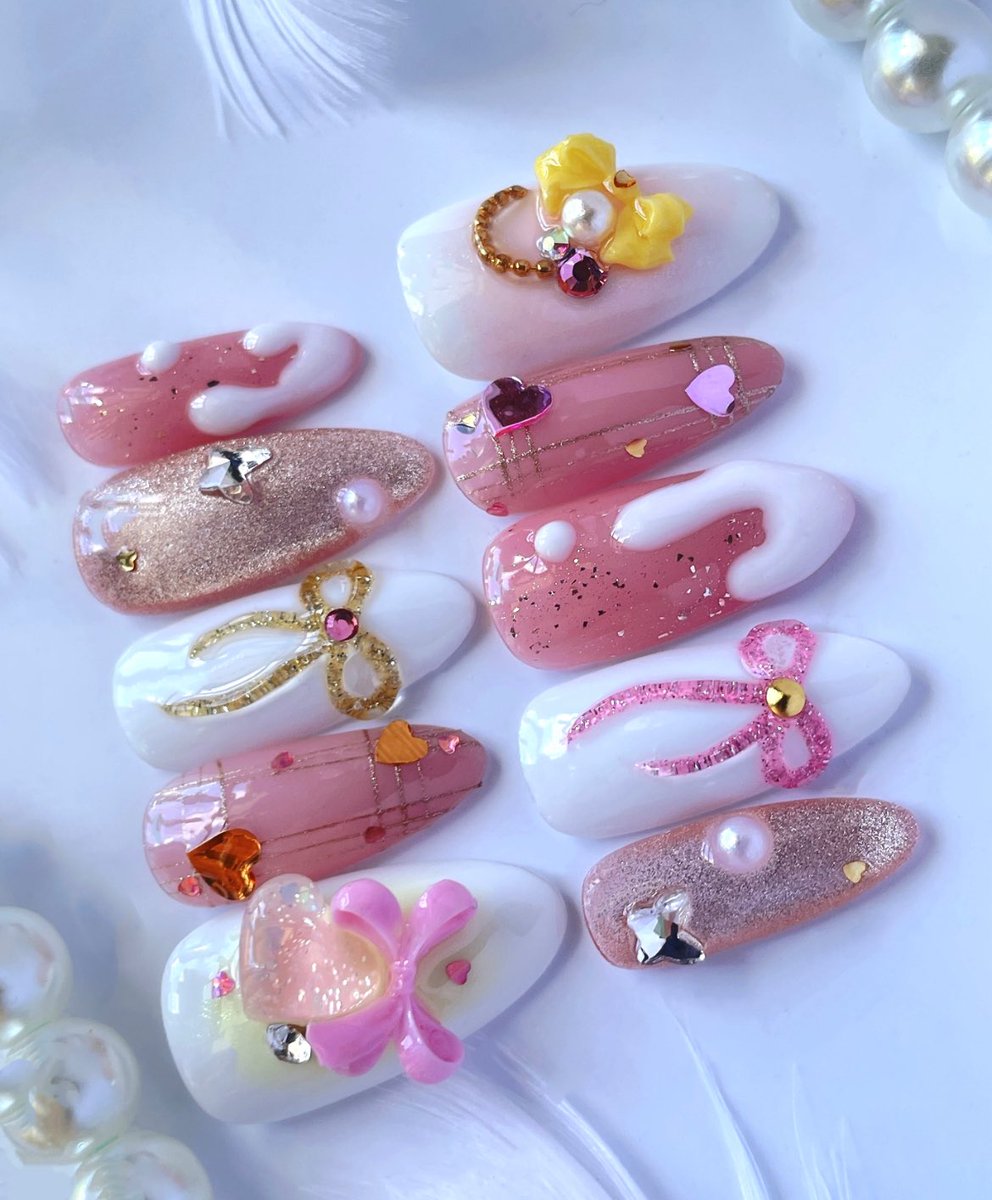 ネイルチップ❤️ ノラちゃん様。リクエストのお品です╰(*´︶`*)╯♡ ちちち💖ネイルチップ🌧 | PINK💖バージョンAPE⚡️💖 ______