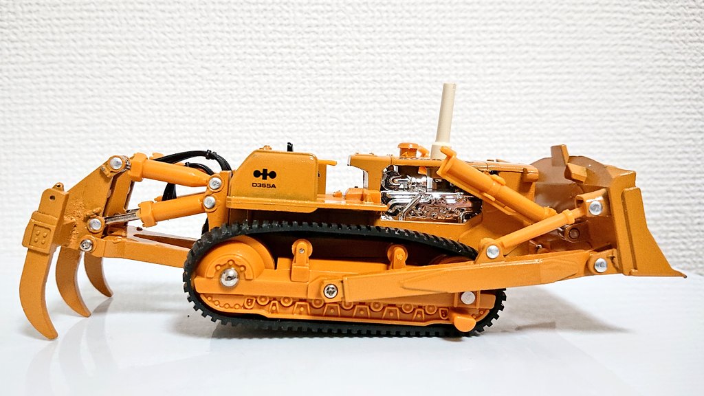 コマツ D355Aｰ1 ブルドーザ 可変式マルチシャンクリッパ仕様 (1969年〜) 重量 51.99t  1/50