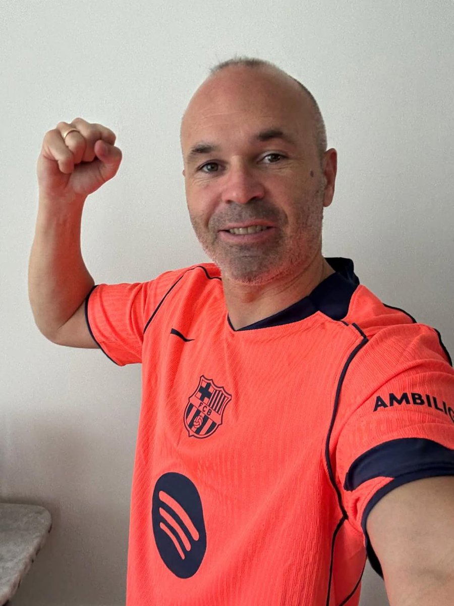 Iniesta in our third kit… this just feels right. 🧡