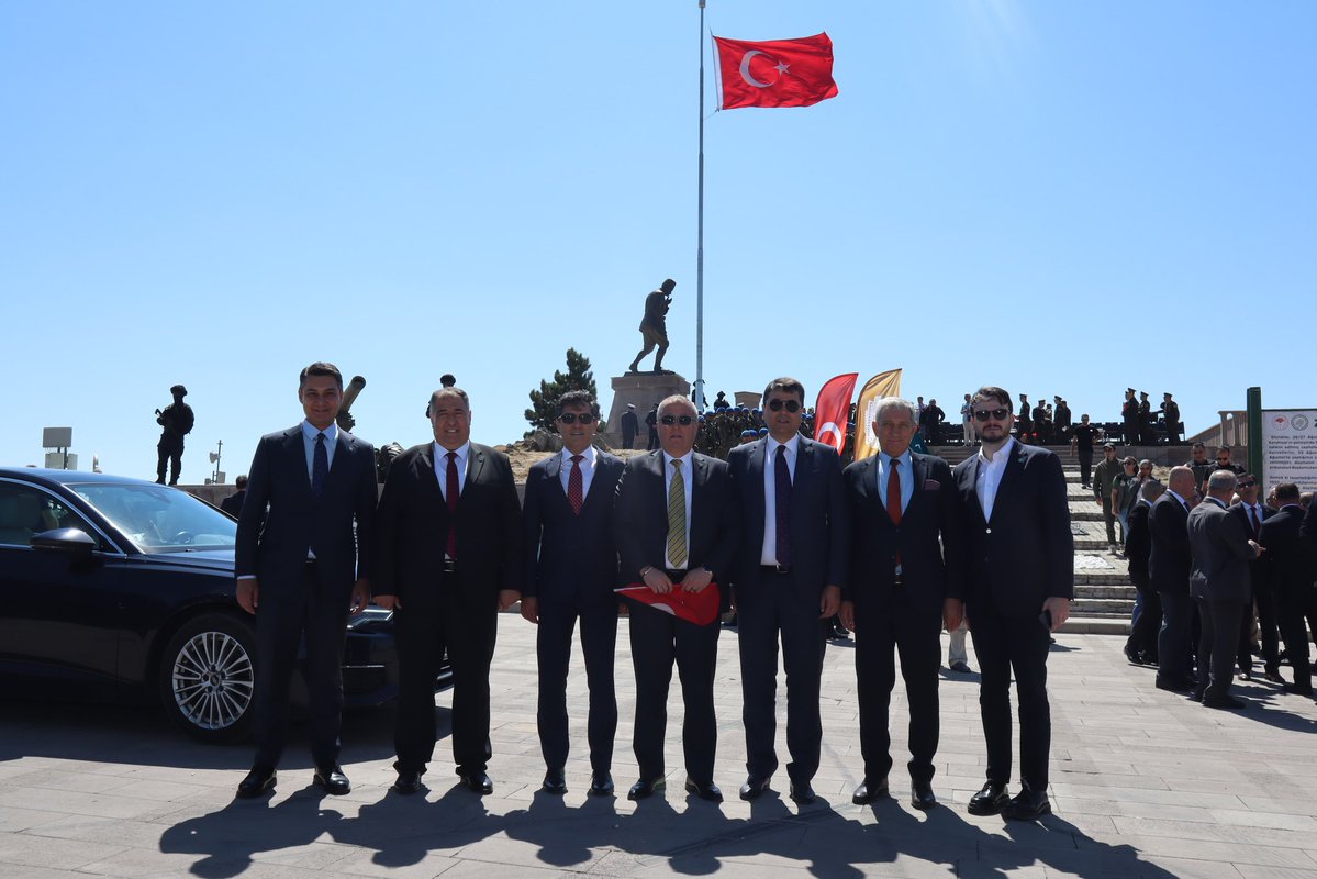 Av. Hakan Şeref OLGUN (@_hakanolgun) on Twitter photo 📍 Afyonkarahisar – Kocatepe
Zafer Haftası programları kapsamında; İYİ Parti Grup Başkanvekilimiz <a href="/SBugraKavuncu/">Buğra Kavuncu</a> , Genel Başkan Yardımcılarımız <a href="/cenkozatici/">Dr. Cenk Özatıcı</a> ve <a href="/avalperakdogan/">Av. Alper Akdoğan</a> ile birlikte Kocatepe’deki anma programına katıldık.
103 yıl önce burada, Başkomutan Gazi Mustafa 📍 Afyonkarahisar – Kocatepe
Zafer Haftası programları kapsamında; İYİ Parti Grup Başkanvekilimiz <a href="/SBugraKavuncu/">Buğra Kavuncu</a> , Genel Başkan Yardımcılarımız <a href="/cenkozatici/">Dr. Cenk Özatıcı</a> ve <a href="/avalperakdogan/">Av. Alper Akdoğan</a> ile birlikte Kocatepe’deki anma programına katıldık.
103 yıl önce burada, Başkomutan Gazi Mustafa