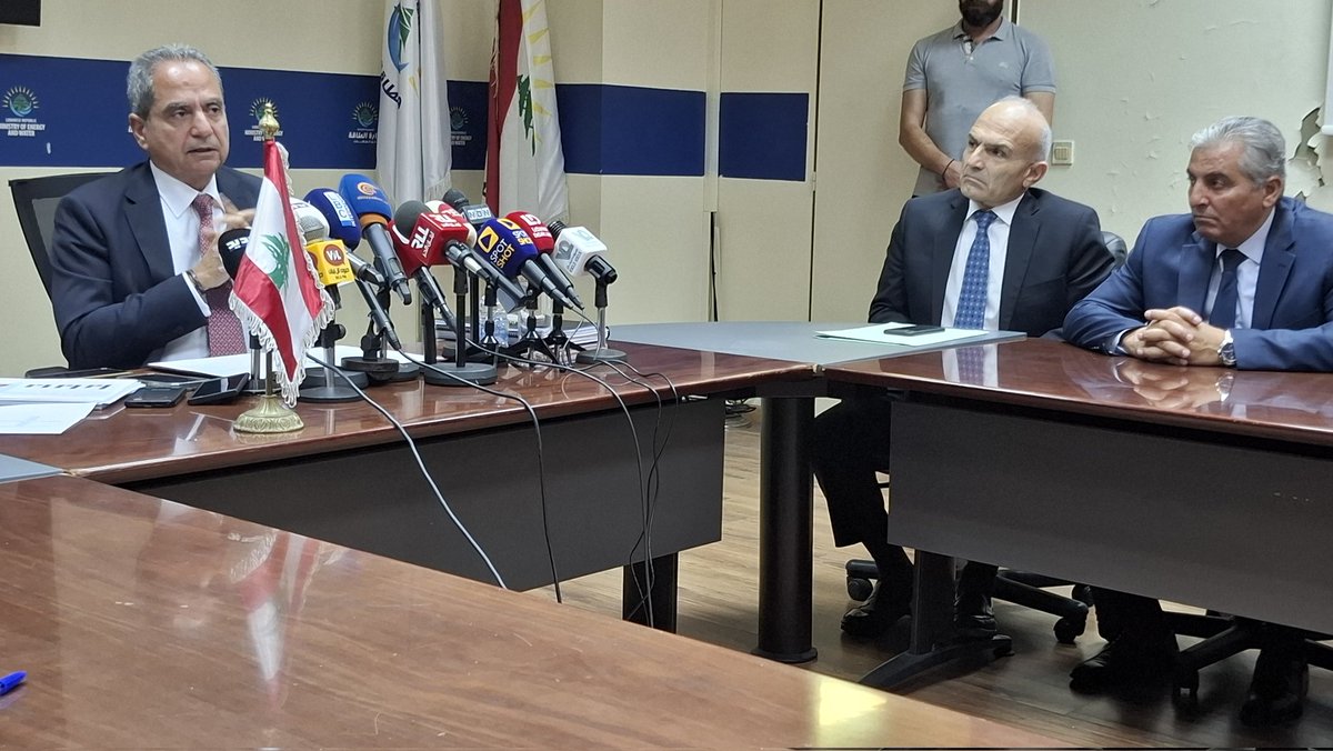 إذا فصّلنا واقع بيروت الكبرى على سبيل المثال:
1- شمال بيروت يتغذى من محطة تكرير الضبيه ويشمل: ساحل المتن وخزان الاشرفية وخزان برج أبو حيدر.
في العام 2024، كانت محطة الضبيه تؤمن في شهر تموز 200 الف متر مكعب في النهار. هذه السنة وفي نفس الوقت تؤمّن 90 الف متر مكعب أي ثمة تراجع 55