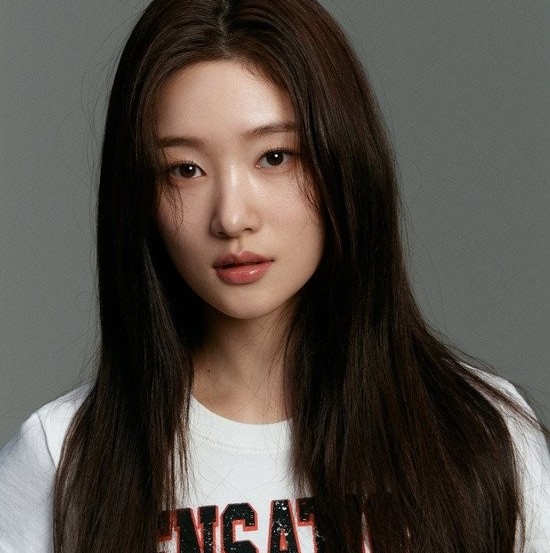 Lee Junyoung has been considered as the male lead of "New Employee Charmain Kang" while Jung Chaeyeon has been confirmed as the female lead.

The drama is set to broadcast in 2026. I'M SO EXCITED FOR THEM!!
#JungChaeyeon #정채연