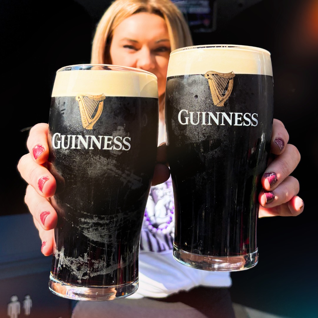Our team’s ready, the pints are pouring, and the vibes are high at Buskers On The Ball– who’s thirsty? 🙌

#BuskersOnTheBall #GuinnessTime #TempleBarDublin #GameDayVibes