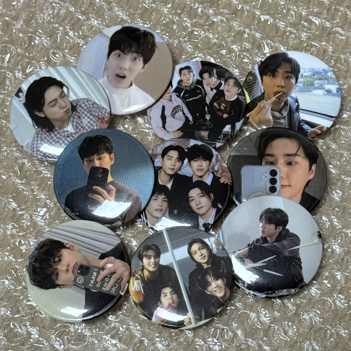 #데이식스 10주년 고양콘 기념 핀뱃지 나눔✨

🌸일시: 8/30 첫콘
🌸품목: 핀뱃지 (랜덤 1개)
🌸수량: 약 35개
🌸시간, 장소, 착장은 당일에 트윗 올릴게요!!
🌸수령법: 당일티켓, #rt 인증 시 드립니다!!

트친들아 알티 부탁해~🩷