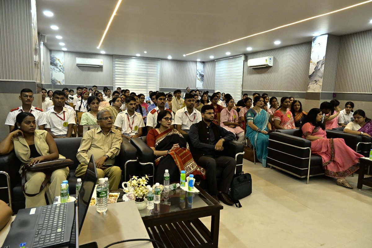 aps_delhicantt's tweet image. 🚀🎉 Infinity 2.0 – AI Odyssey wrapped up with 40+ schools nationwide! From Jodhpur to Barrackpore, students showcased innovation across 8 dynamic events. 🌟 Huge congratulations to all the winners! 👏 #Infinity2 #AIOdyssey #FutureInnovators #infinityapsdc