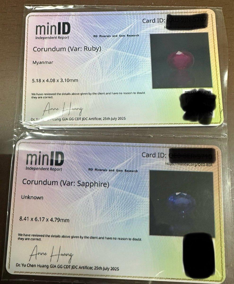 tamago2023's tweet image. 本日楽しみに待っていたMinIDカードが届きました🪪

この子たちは「宝石商のメイド」第1巻のモデルさんになった子ですよって必死に拙い英語でアピールしたところ、Minデータベースにきちんとその事が記載されていて、とっても嬉しいです☺️

#PARAGON 
#MinID 
#宝石商のメイド
#鉱物コレクション