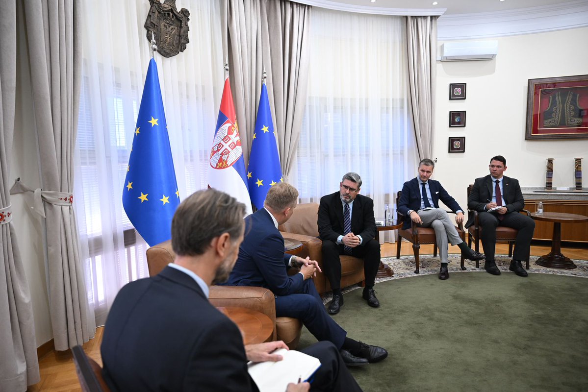 Ministarstvo za EI (@mineisrb) on Twitter photo 🇷🇸🇪🇺 Министар за европске интеграције у Влади Србије <a href="/nstarovic/">Nemanja Starović</a> састао се данас у Београду са специјалним представником Европске уније за дијалог Београда и Приштине Петером Соренсеном. ⬇️⬇️
shorturl.at/t3Zxr 🇷🇸🇪🇺 Министар за европске интеграције у Влади Србије <a href="/nstarovic/">Nemanja Starović</a> састао се данас у Београду са специјалним представником Европске уније за дијалог Београда и Приштине Петером Соренсеном. ⬇️⬇️
shorturl.at/t3Zxr