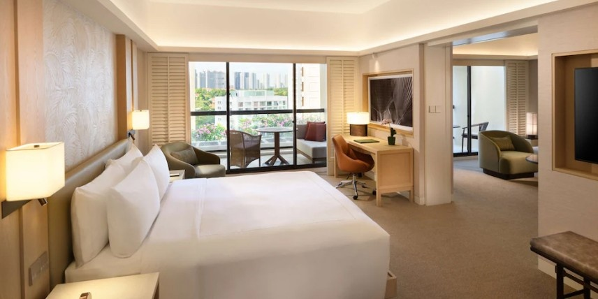 🏨 Conrad Singapore Orchard

📍 Singapore

A true culinary destination. This hotel is home to multiple award-winning restaurants and bars, including the Michelin-starred Summer Palace and the world-renowned Manhattan bar.