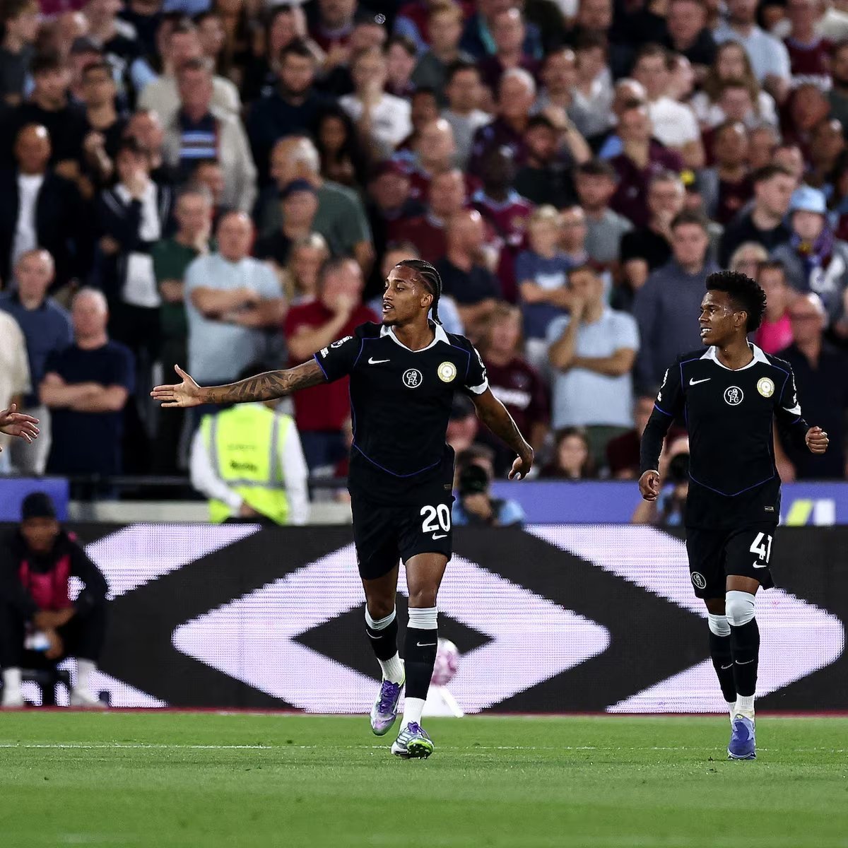 Top 10 highest NPxGI (non-penalty xG + xGA) in GW2:
1. Joao Pedro - 1.62
2. Semenyo - 1.38
3. Estevao - 1.19
3. Enzo F. - 1.19
5. Gordon - 1.13
6. Dango O. - 1.02
7. J. Timber - 0.90
8. P. Neto - 0.88
9. Haaland - 0.87
10. Grealish - 0.86

source: understat

#FPL #fplcomunuity