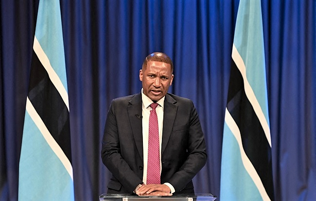 In a televised address on Monday, Botswana President Duma Boko declared a public health emergency in response to a nationwide shortage of essential medicines and medical equipment.

bbc.com/news/articles/…