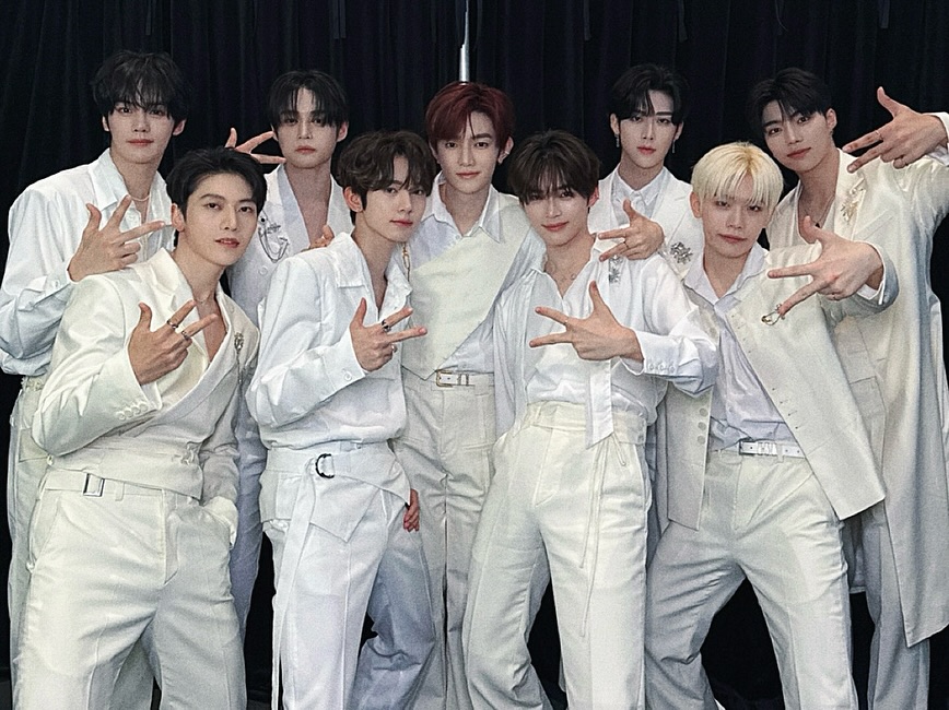 ✮⋆˙ 아홉 마음, 하나의 꿈, 𝒁𝑬𝑹𝑶𝑫𝑶𝑼𝑩𝑳𝑬𝑶𝑵𝑬. tweet media