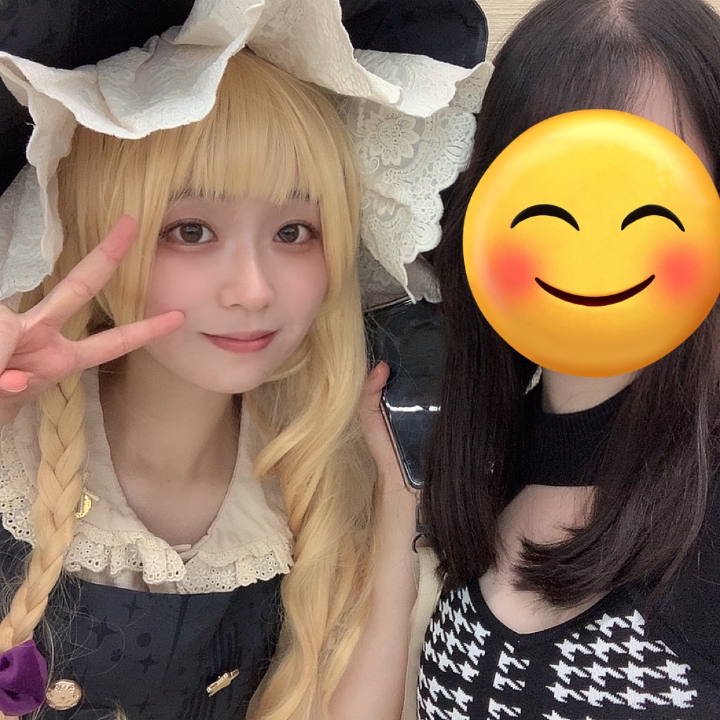 今更だけど広コミのオフショ投稿！
私が撮影されてる所を更に撮るというなんか面白い写真と友達とのツーショット😆
二人ともサークルのメンバーです！
そして広コミで撮影してくださった写真はまだ加工してないのでまた後日投稿予定です！先延ばし癖良くないな〜😇