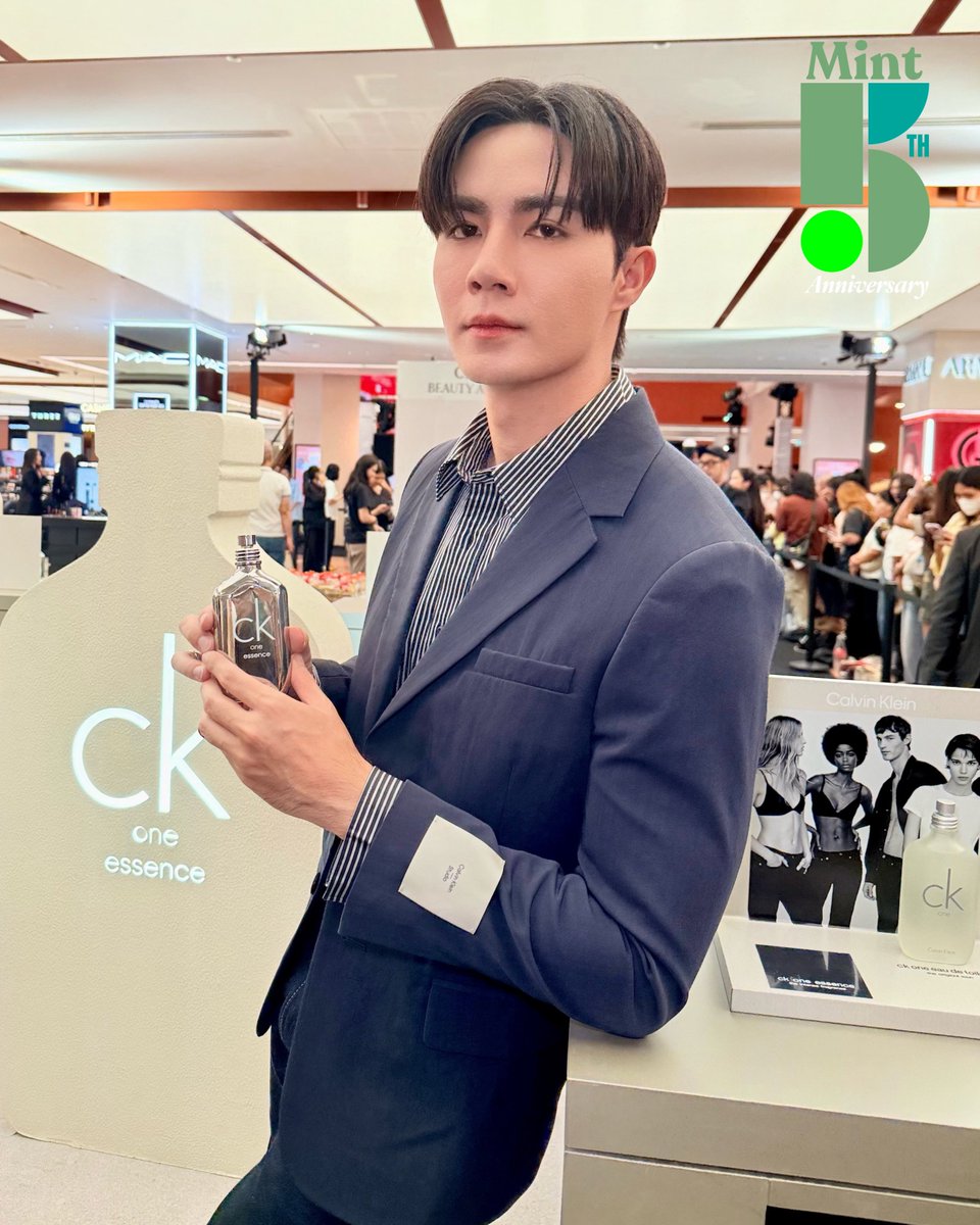 mintmag_th's tweet photo. เท่หวั่นไหว! #MintReports เก็บภาพหล่อของหนุ่ม #ซีพฤกษ์ ที่มาในโททัลลุคสุดเท่ พร้อมร่วมงาน Central Beauty Awards 2025 ยกขบวน 17 รางวัลสุดยอดบิวตี้ไอเท็มแห่งปี 2025 มาให้ชมกัน ณ Beauty Galerie ห้างเซ็นทรัลชิดลม 💚

Central Beauty CK ZeePruk
#ZeePrukxCKFragrances 
#ZeePruk 
#CentralBeautyAwards2025  
#CentralBeautyClub  
#BeautyGalerie  
#CentralDepartmentStore
#MintMagTH