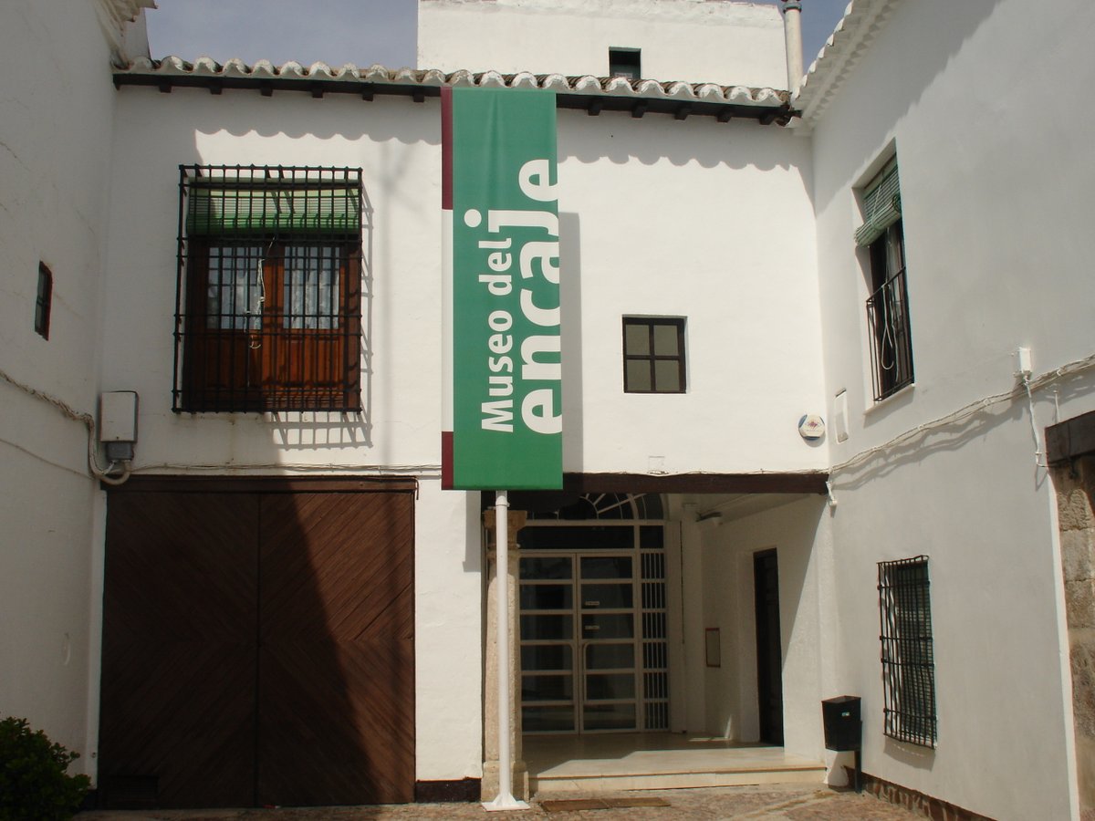 El Museo municipal del Encaje  y la Blonda de Almagro ha sido seleccionado como uno de los cinco finalistas para el premio "Mejor Museo de Cultura Popular" en la edición 2025 de los Premios National Geographic.  VOTA POR EL MUSEO DEL ENCAJE en share.google/znDJY87OwYXxg0…